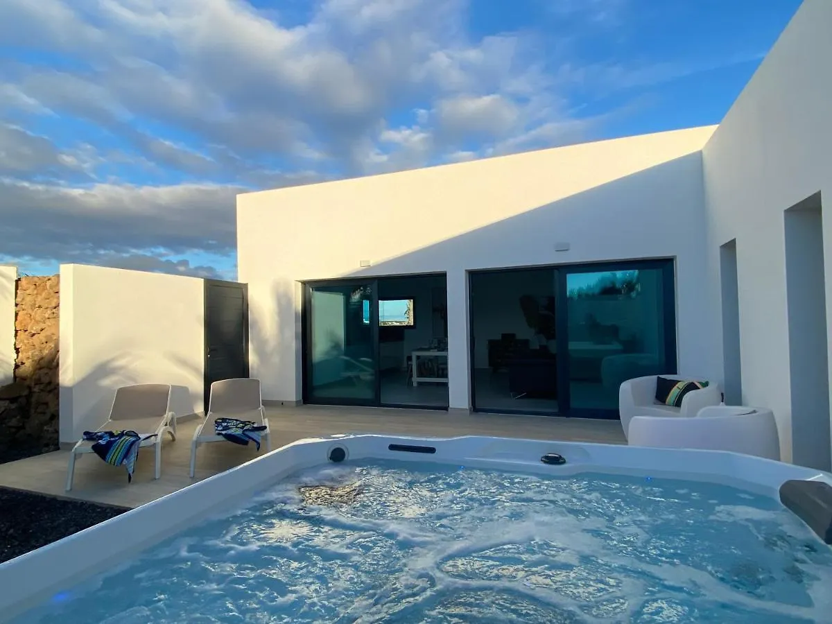 Casa Sora, Agradable Villa Con Banera Hidromasaje Lajares Spain
