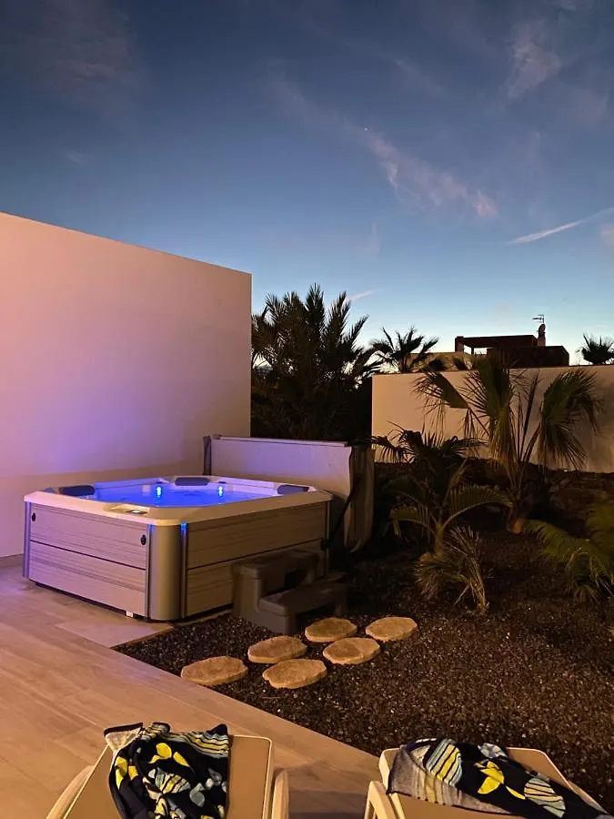 Casa Sora, Agradable Villa Con Banera Hidromasaje Lajares