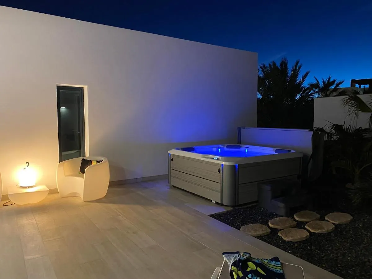 Casa Sora, Agradable Villa Con Banera Hidromasaje Lajares