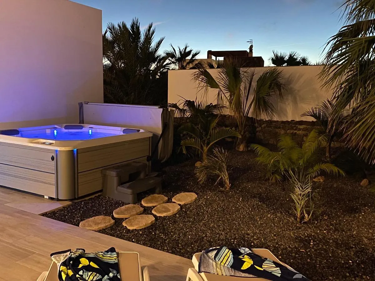 Casa Sora, Agradable Villa Con Banera Hidromasaje Lajares Spain