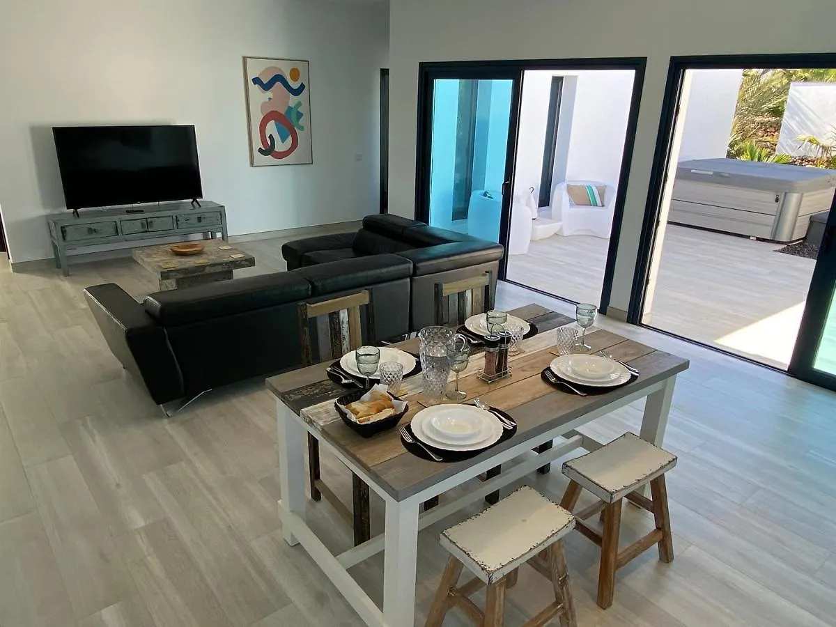 Casa Sora, Agradable Villa Con Banera Hidromasaje Lajares 0*,  Spanien